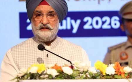 बच्चों को भिक्षावृत्ति से निकालकर शिक्षा से जोड़ना प्राथमिकता:सीएम रेखा गुप्ता ने डीसीपीसीआर की बैठक में बाल सुरक्षा की समीक्षा की