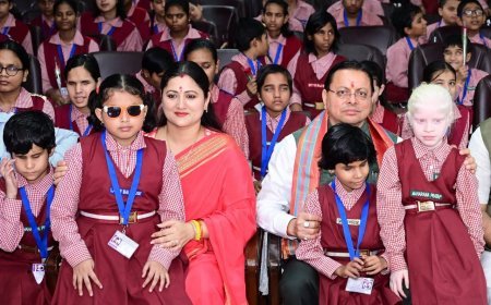 दिव्यांग बालिकाओं के स्नेह से भावुक हुए मुख्यमंत्री धामी, नम हुईं आंखें*