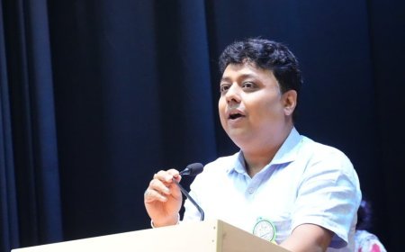 दाखिल _खारिज व सभी प्रमाण-पत्र स्थलीय निरीक्षण उपरान्त ही निर्गत करें।  जिलाधिकारी