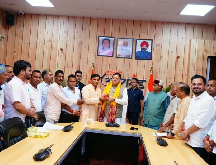 सीएम के आश्वासन के बाद 17 दिनों से चल रहा बनचौरा का धरना समाप्त