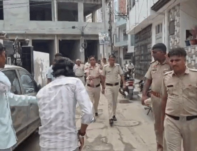कैथल में कचरा उठाने को लेकर टकराव:कर्मचारियों को अन्य कर्मियों ने दौड़ाया; बोले- प्रशासन ने बिना सुरक्षा के भेजा