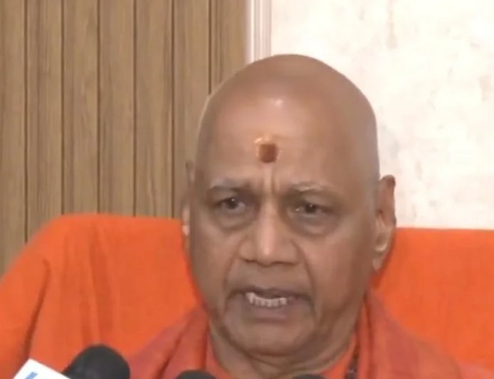 अयोध्या राम मंदिर ट्रस्ट में गोविंद देव गिरि के प्रमोशन पर उठे सवाल
