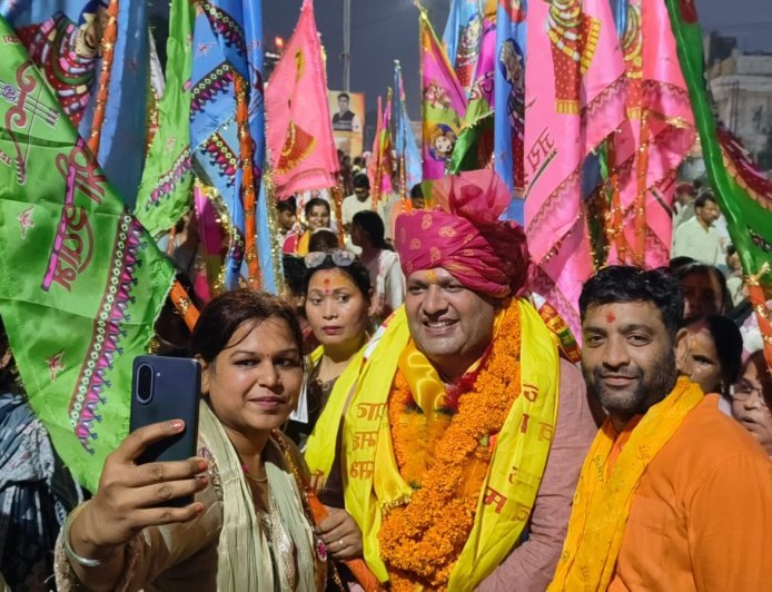 श्रीकृष्ण जन्मोत्सव की भव्य शोभायात्रा का महापौर ने किया स्वागत