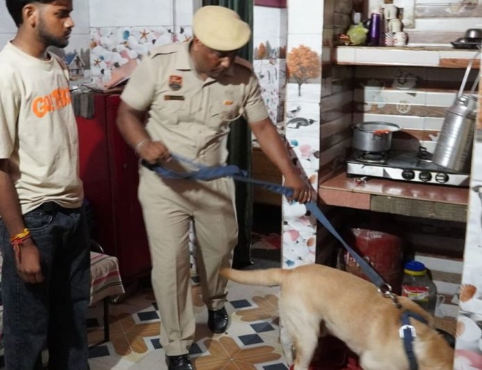 पंचकूला पुलिस का तीन कॉलोनियों में सर्च ऑपरेशन:6 संदिग्ध लोगों को हिरासत में लिया, 46 बाइक जब्त की, किराएदारों का वेरिफिकेशन की हिदायत