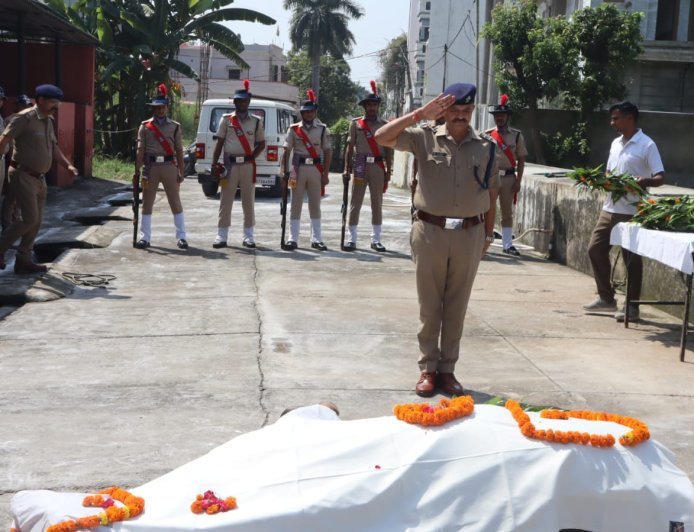 ऊधम सिंह नगर पुलिस द्वारा अश्व "फ्यूली" को दी गई भावभीनी विदाई।