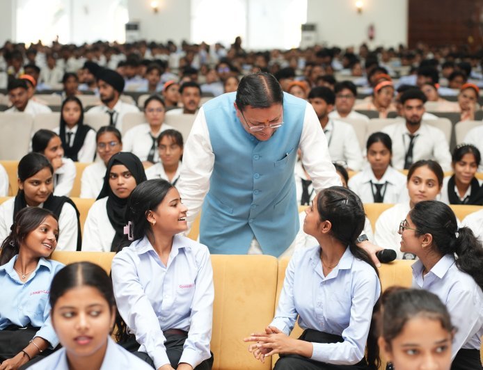 युवाओं को राज्य में ही मिलेंगे रोजगार और शिक्षा के अवसर,पलायन रोकने पर सरकार का जोर।*