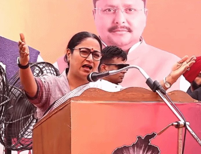 CM रेखा गुप्ता बोलीं- केजरीवाल की पोल खोलने आई:हमने दिल्ली से भगाया तो पंजाब में शीशमहल-2 बनाया, पूरी बटालियन के साथ लूट रहे