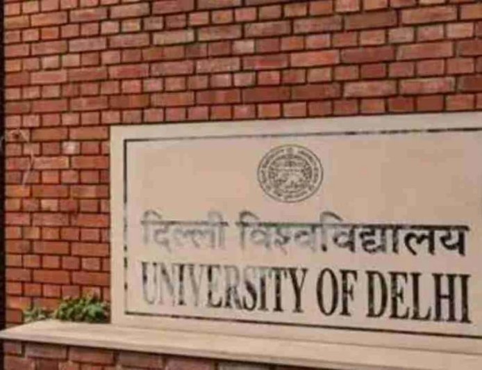 LIVE: डूसू चुनाव के लिए वोटिंग जारी, 1.5 लाख छात्र करेंगे 20 उम्मीदवारों के भाग्य का फैसला