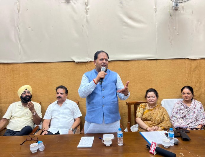 व्यापारियों का उत्पीड़न बर्दाश्त नहीं किया जाएगाः विकास शर्मा
