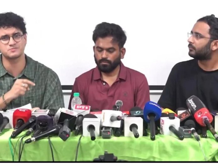 PM Modi Deepfake Photo Case : महिला की मॉर्फ्ड तस्वीर वायरल करने का आरोप, CJP के दीपके, दास और रांका को दिल्ली HC का नोटिस