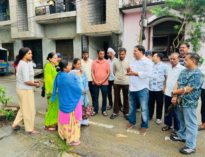 बारिश के बीच महापौर ने तीन पानी डैम और कल्याणी नदी क्षेत्र का किया निरीक्षण