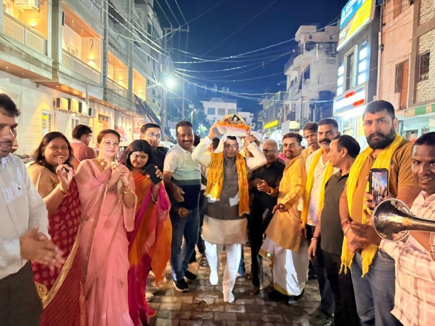 श्रीमद्कृष्ण कथा में शामिल हुए विधायक शिव अरोरा, भगवान श्रीकृष्ण की पालकी को उठाकर लिया आशीर्वाद*