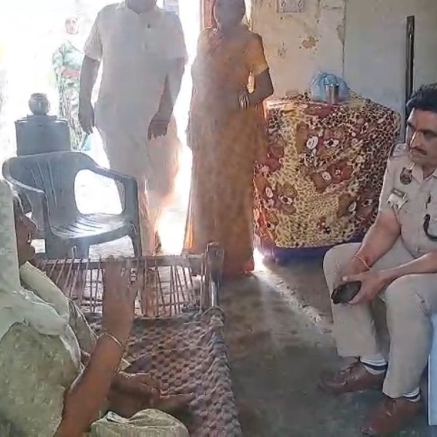 सिरसा में महिला की बालियां छीनी, सीसीटीवी वीडियो सामने आया:घर के बाहर चारपाई पर बैठी थी बुजुर्ग, फुटेज देख युवक की पहचान