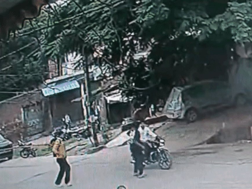 दिल्ली में प्रॉपर्टी डीलर हत्याकांड का VIDEO:16 राउंड फायरिंग, हथियार लहराकर भागे बदमाश; 75 घंटे बाद आज सोनीपत में होगा अंतिम संस्कार