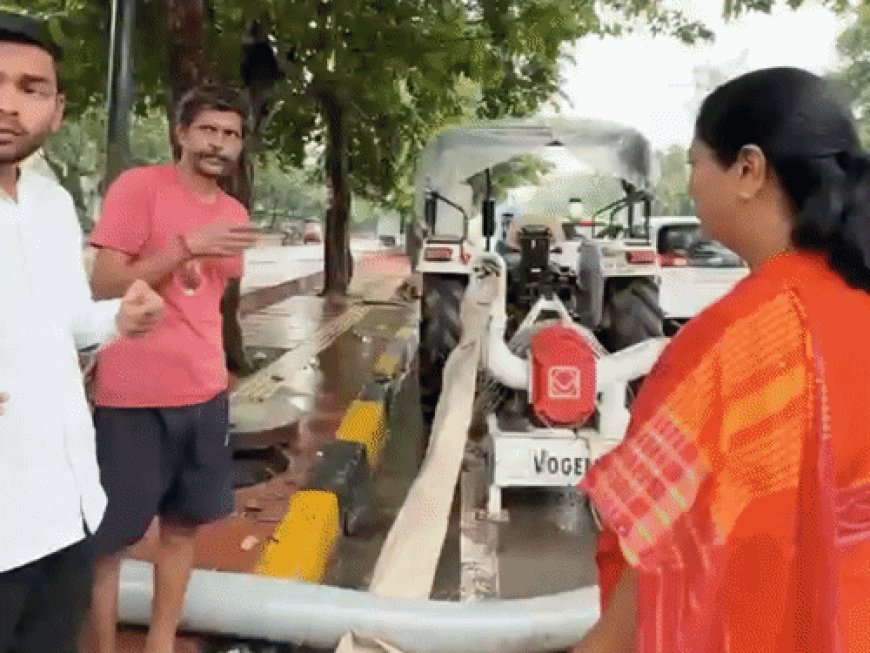 दिल्ली में तेज बारिश के बीच एक्शन में आई सीएम:सद्भावना पार्क और सड़कों का किया औचक निरीक्षण, तत्काल जलभराव से निपटने के निर्देश