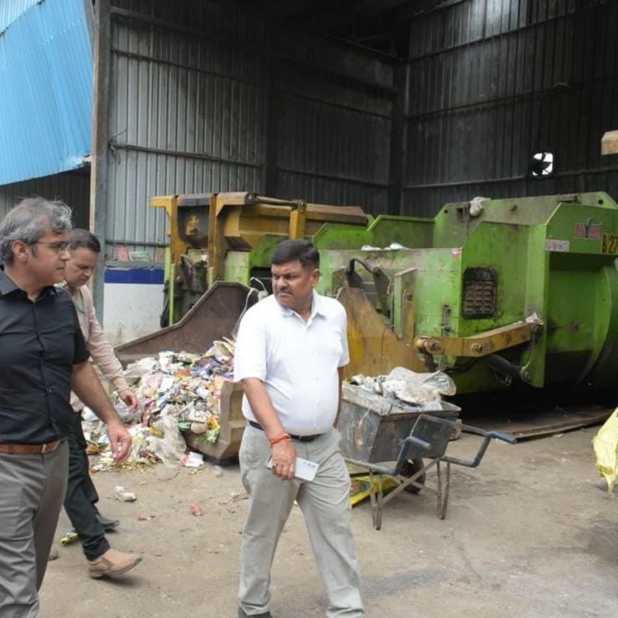 दक्षिणी दिल्ली में सफाई व्यवस्था का आयुक्त ने लिया जायजा:अतिक्रमण पर कार्रवाई के निर्देश, एफसीटीएस में पुराने कचरे की सफाई के आदेश