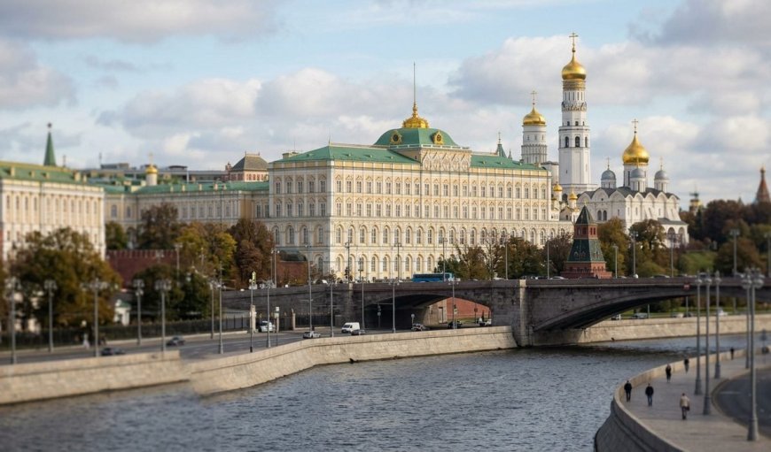 Kremlin में अमेरिकी दूतों से मिले Putin, कीव पर 72 घंटे हमले रोकने का दिया आदेश
