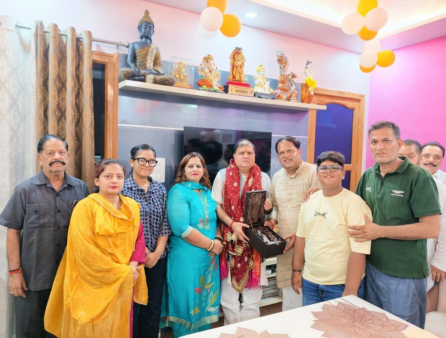 महापौर के आवास पर भाजपा प्रदेश अध्यक्ष महेंद्र भट्ट का भव्य स्वागत