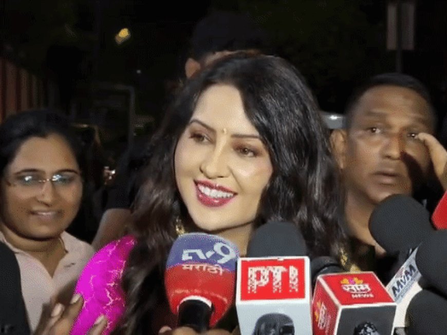अमृता फडणवीस बोलीं-मुझे ट्रोल होने वाली पॉलिटिकल वाइफ बना रहे:गरबा में मुस्लिमों की एंट्री की बात दोहराई; कहा- त्योहारों में भेदभाव नहीं होना चाहिए