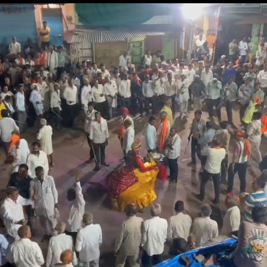 ग्रामीणों ने डंडों की ताल पर किया लहंगी लोकनृत्य:समरानियां कस्बे में पहली बार हुआ आयोजन, लोकगीतों की स्वर लहरियां गूंजी