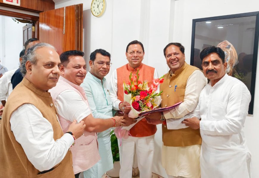 रुद्रपुर के विकास को लेकर सीएम से मिले महापौर विकास शर्मा
