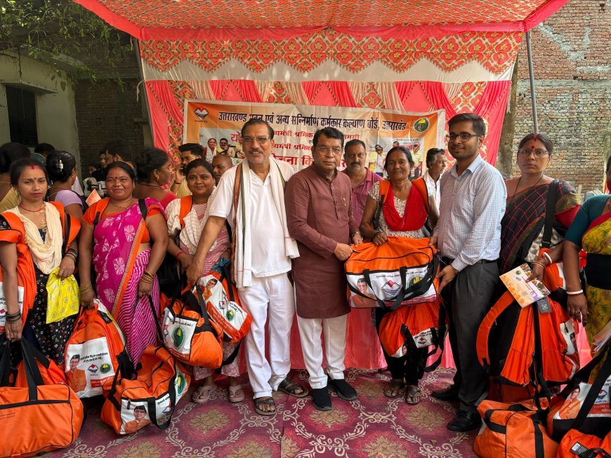 मुखर्जीनगर में 400 श्रमिकों को विधायक शिव अरोरा ने बाटी लेबर किट, विधायक बोले—हर पात्र श्रमिक तक पहुंच रहा है सरकार की योजना का लाभ*