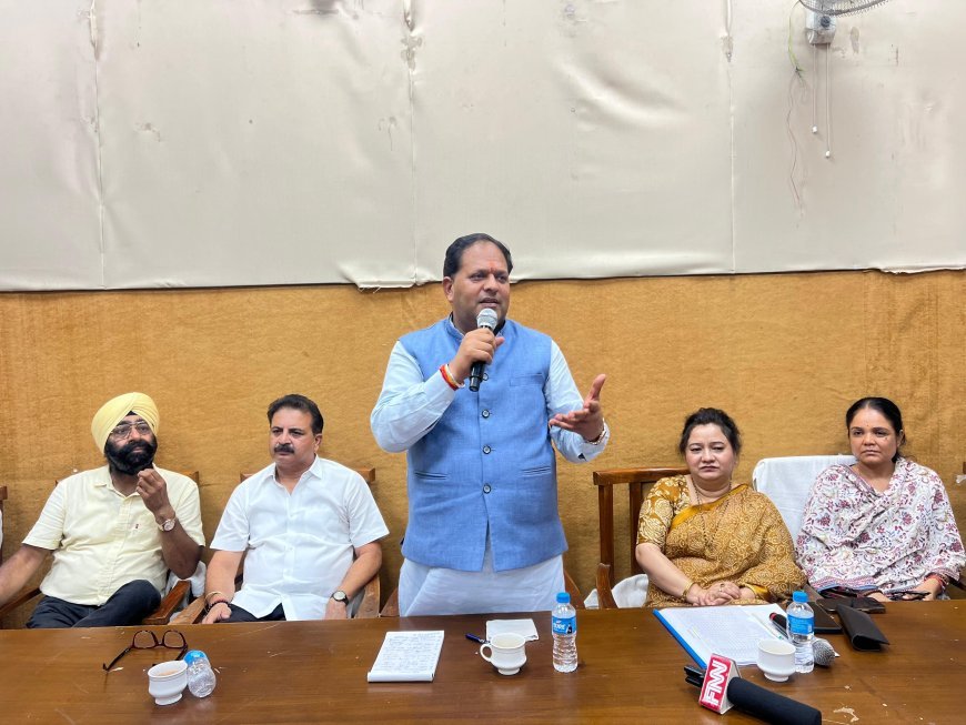 व्यापारियों का उत्पीड़न बर्दाश्त नहीं किया जाएगाः विकास शर्मा
